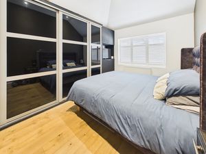 MASTER BEDROOM- click for photo gallery